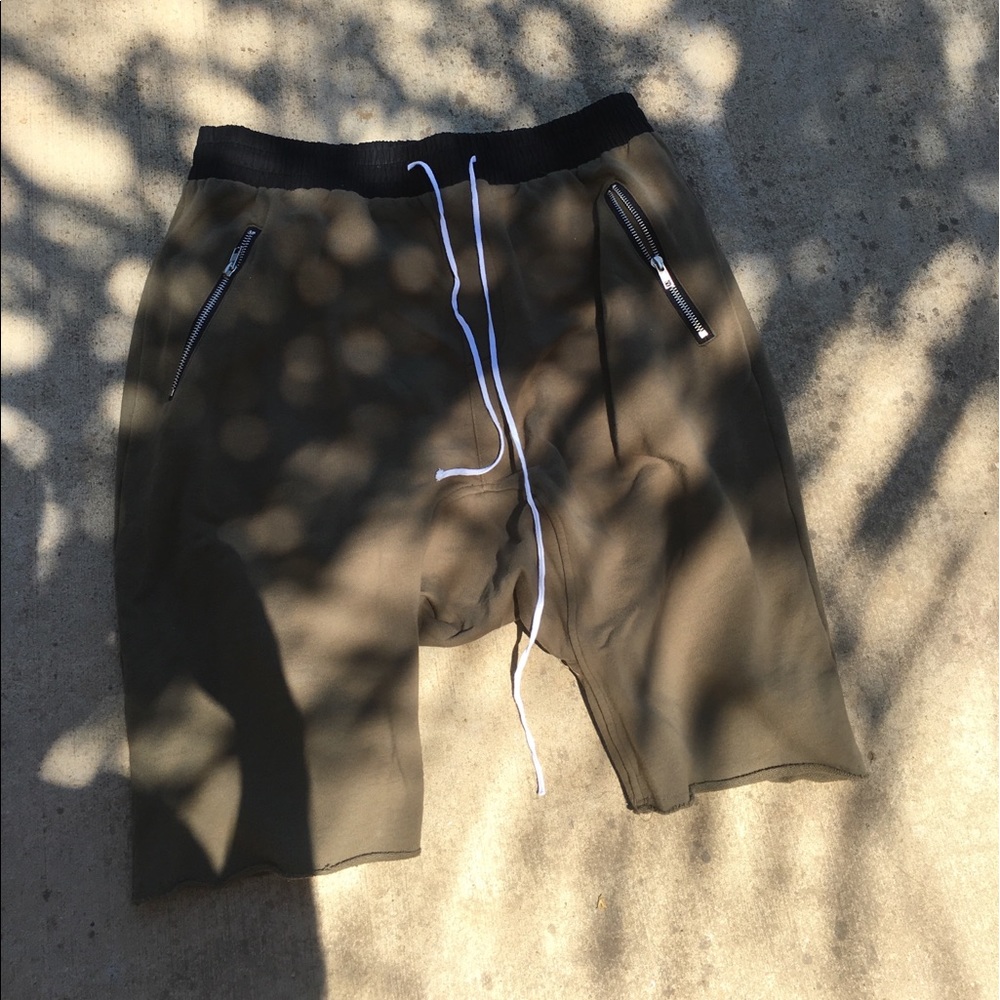Olive Sweatshorts (fear of god style )